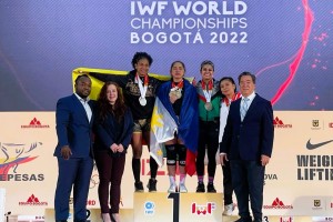 Hidilyn wins 3 golds at World Weightlifting Championships