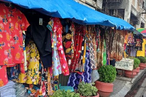 Iloilo City allows open sidewalk vending in time for holidays
