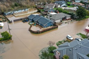 17 dead as storms batter US state of California’s coast