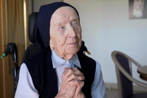 World's oldest person, French nun, dies at 118