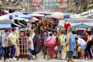 Filipinos favor excellent customer service over low prices