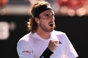 Tsitsipas advances to Australian Open final in men's singles