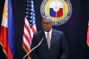 US defense chief reaffirms 'ironclad' support to PH stance on WPS