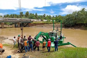 Flood-prone Davao Norte gets dredger