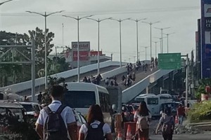 Iloilo City traffic aides to stay despite flyover congestion