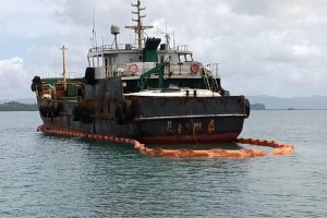 PCG brings food but denied entry to Chinese vessel in Tacloban