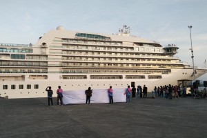 1st cruise ship docks at Puerto Princesa seaport after 3 years