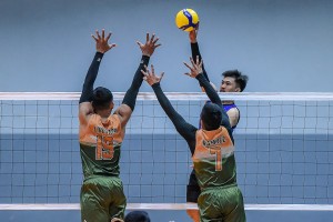 D'Navigators gain solo Spikers' Turf lead with 4-0 card 