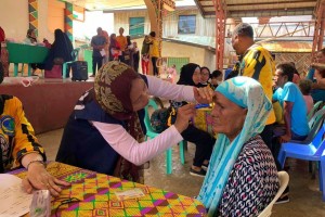 BARMM island town residents get free eye checkups, surgery