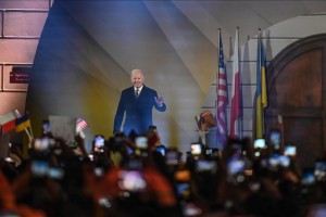 Biden lavishes praise on Ukraine, Poland in Warsaw speech