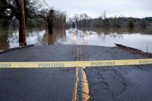 Heavy rain, snowstorm disrupt life in California