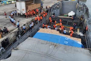 PN ships 68 tons food packs to flood-hit residents in E. Visayas