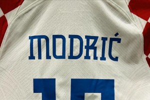 Luka Modric donates World Cup jersey to quake victims in Türkiye