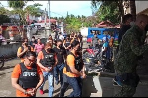 Court grants bail to 9 cops in Calbayog mayor’s murder