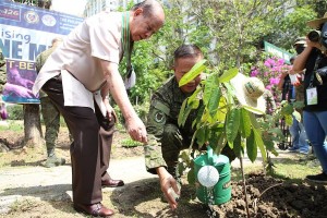 PH Army plants 126K fruit-bearing trees