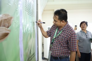 School-on-air trains W. Visayas farmers on climate-resilient agri