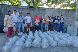 Bataan fishers get 100K tilapia fingerlings from BFAR