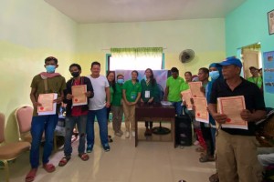 DAR distributes land titles to 296 ARBs in North Cotabato