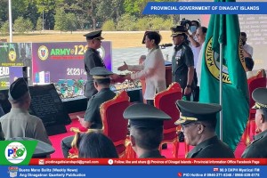 Dinagat guv named 'best Army reserve officer'