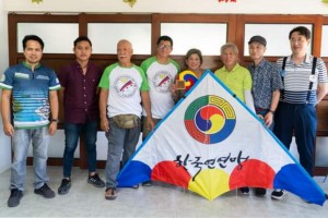 Koreans join Sipalay City kite festival