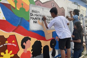 Youth group, PNP use art to keep communities away from drugs