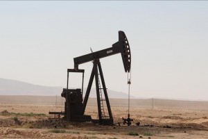 Oil mixed over growing global economic growth uncertainties