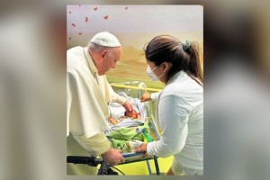 Pope expected to leave hospital Saturday to lead Palm Sunday Mass