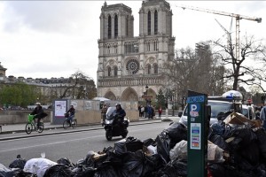 Garbage piles in Paris getting smaller: Officials