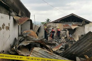 Fire razes 22 market stalls in central Negros town