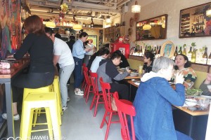 Filipino resto in Beijing draws food enthusiasts