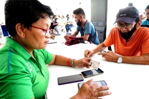 Solon proposes higher fee for sign up of 4th SIM card