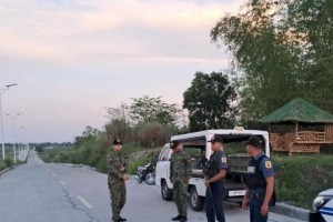 Bacolod cops conduct 24/7 mobile, foot patrol operations