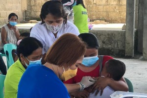 More volunteers eyed in C. Visayas to boost vax program