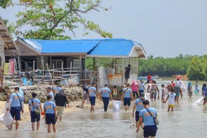 Mayor assures Lapu-Lapu beaches safe