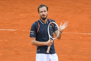 No. 2 Daniil Medvedev suffers early exit at French Open