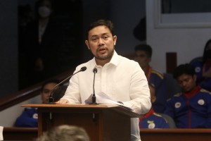 Villar cites need for strong law vs. scammers