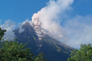 Alert Level 3 stays despite Mayon’s ‘low-level’ activities