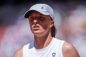 Swiatek beats Muchova, wins French Open women's crown