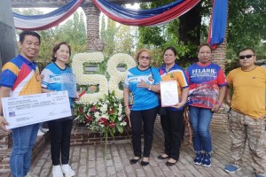 Laoag awards outstanding village peacemakers