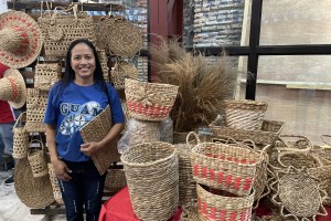 Laoag village women earn extra weaving water lilies