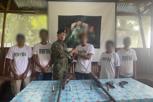 5 more NPA rebels surrender in Iloilo town