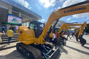 Batac gets 4 backhoes to clear waterways, idle lots for gardening