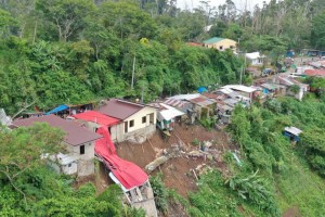 Over 10 houses damaged in 2 Cebu landslides