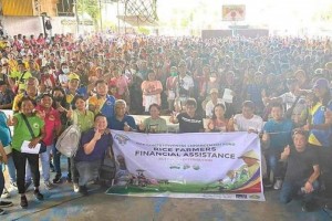 DA grants P21-M financial aid to rice farmers in Bago City