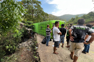 Travelers hurt in Puerto Princesa bus-motorcycle mishap