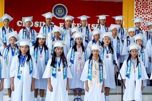 Antique schools hold full face-to-face graduation rites