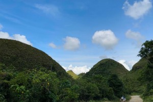 Negros Or intensifies tourism efforts, targets 500K tourists in 2024