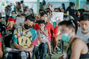 Mayon-affected families get P12-K each from DSWD