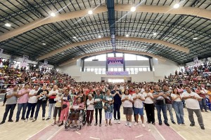 2K Siargao town residents get P6-M DSWD aid