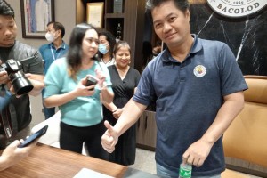 Bacolod City execs, employees encouraged to undergo drug test